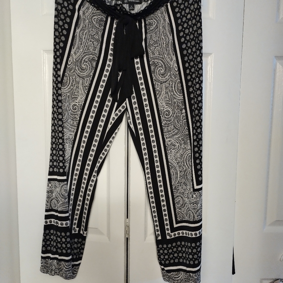 Clothes - Picture 6 of 16